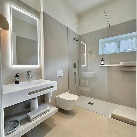 Apartment Xxi *